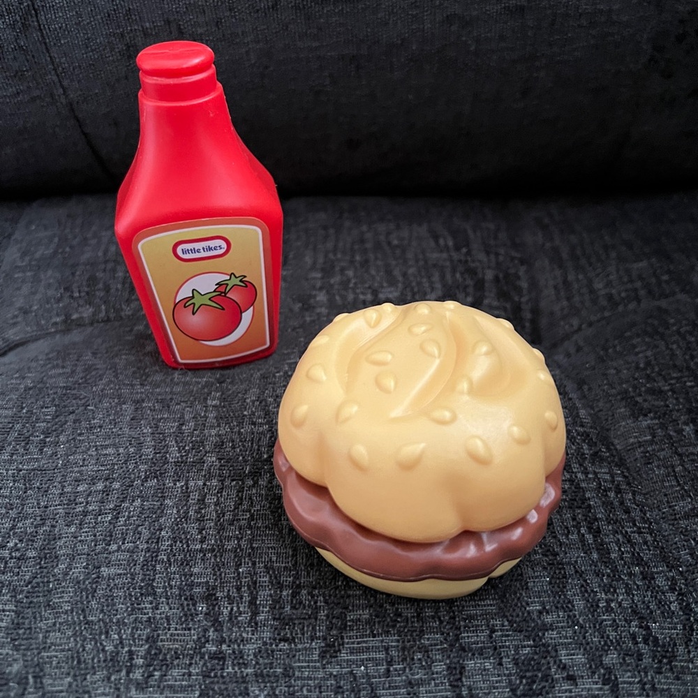 LITTLE TIKES PRETEND PLAY HAMBURGER & KETCHUP 4 PIECE SET-EUC!